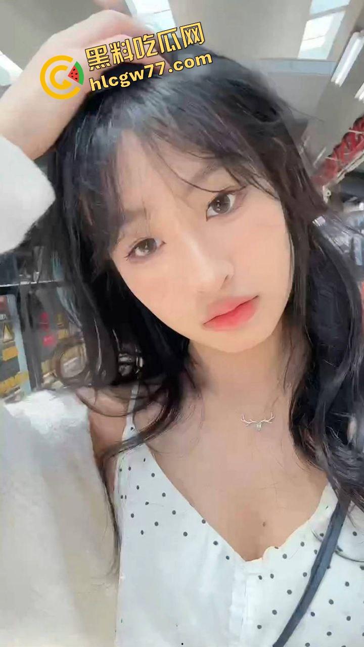 舔狗追了俩学期,她男友早就用手机拍完炮片,无锡职院校花【方诗蕊】的清纯滤镜碎成渣!-5