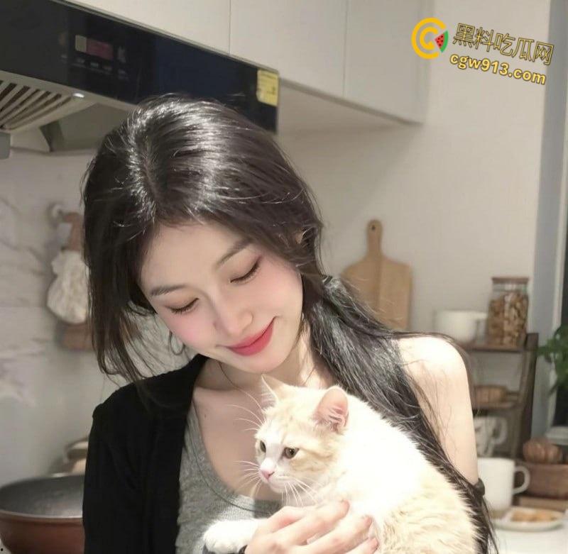 黑龙江鹤岗嫩妹【刘茹雅】，和男友出租房做爱，露脸无套各种后入，小翘臀啪啪作响，颜射吞精巨反差！-4