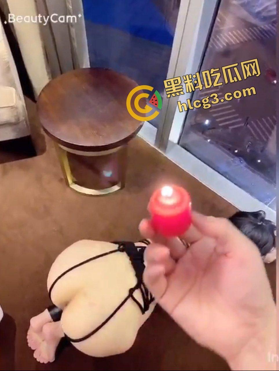 推特露出SM调教大神『帝都金领』筷子插逼 开车吃鸡 捆绑滴蜡 大合集震撼人心!-6