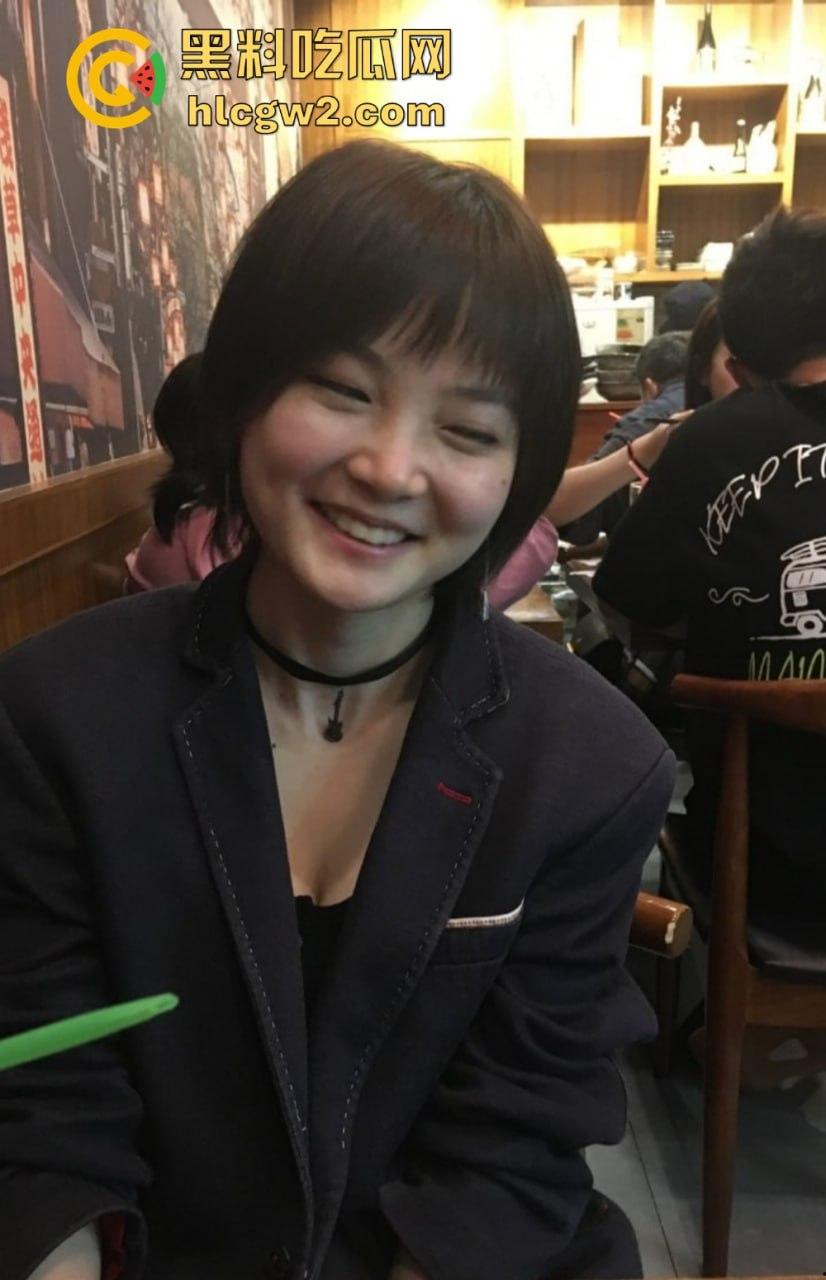 北京新晋绿帽男上线，爱玩刺激却挑剔！自家老婆被换妻大佬轮着享用，普通单男还不配上！-17